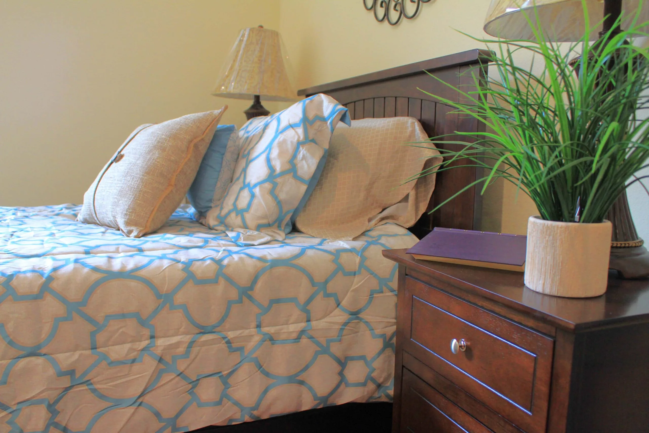 Housekeeping & Linen Service